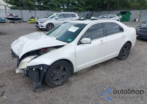 2010 Mercury Milan z USA, uszkodzony, nr VIN 3MEHM0HAXAR642066